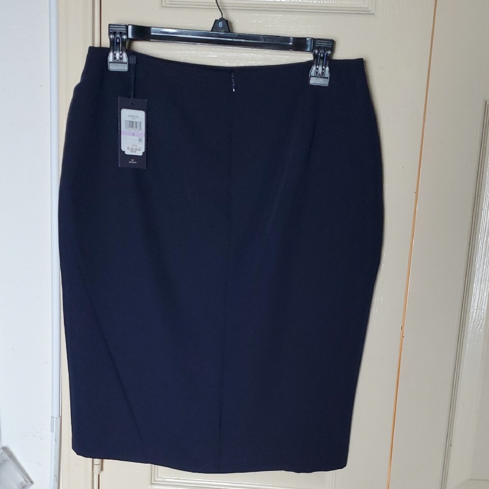 Tommy Hilfiger Mid Skirt Size 6